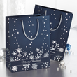 Weihnachts-Tragetasche 26x33x12,5cm Silver Snowflakes silber Prägung Sigel GT110 (PACK=3 STÜCK) Produktbild Additional View 2 S