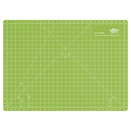 Schneidematte CUTTING MAT CM30 30x22cm apfelgrün mit weißer Rastereinteilung Wedo 79230 Produktbild