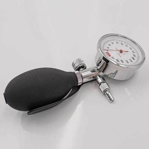 Pumpe mit Manometer Produktbild Front View L
